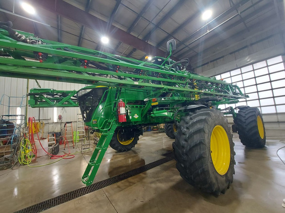 Used 2019 John Deere R4044 Self Propelled Sprayers at Horizon Ag & Turf in Lloydminster, AB - Photo3