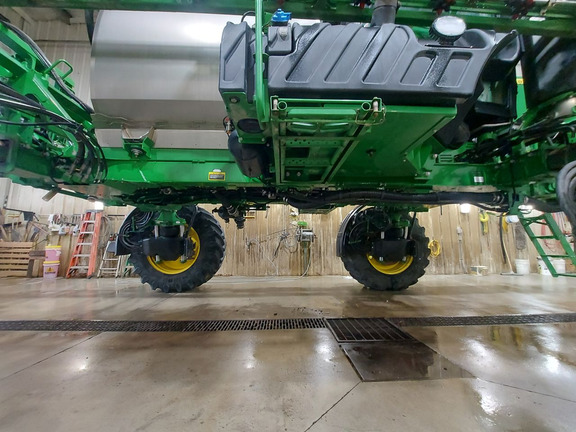 Used 2019 John Deere R4044 Self Propelled Sprayers at Horizon Ag & Turf in Lloydminster, AB - Photo5