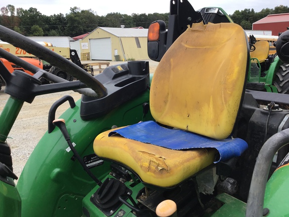 Photo of 2022 John Deere 5045E