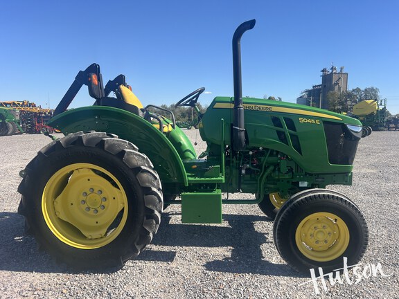 Photo of 2022 John Deere 5045E