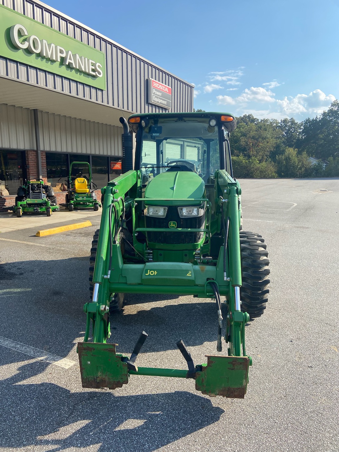 2018 John Deere 5075E Image 5