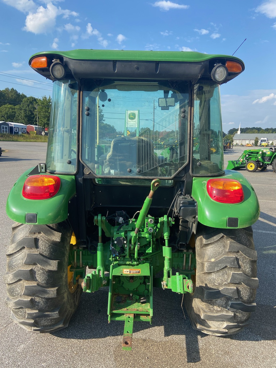 2018 John Deere 5075E Image 6