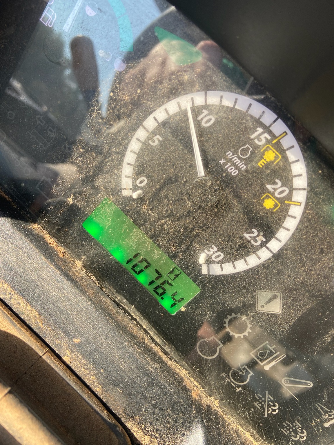 2018 John Deere 5075E Image 12