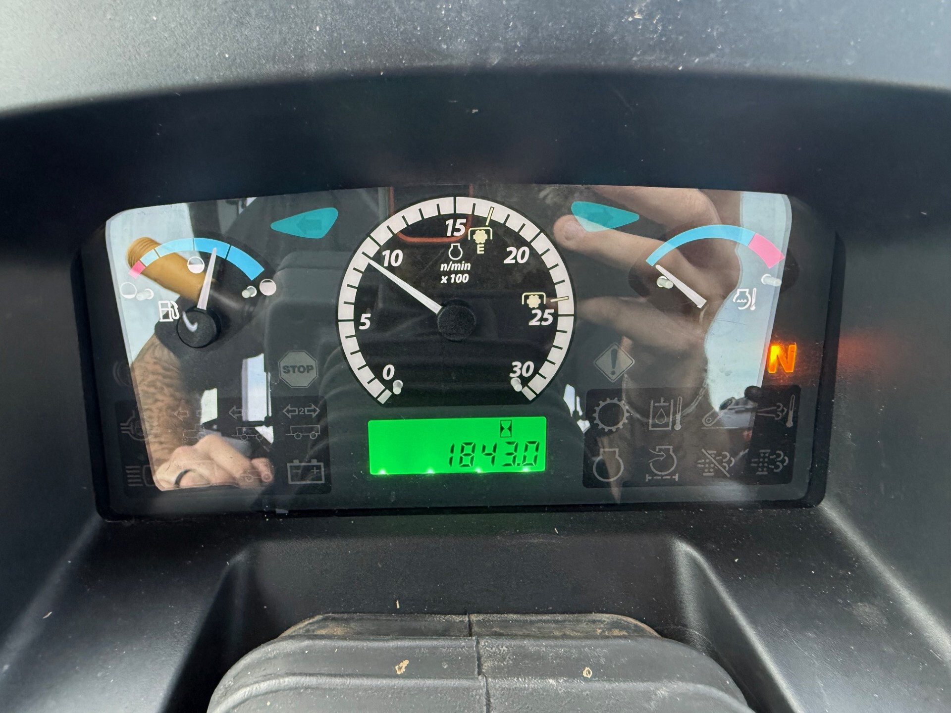 2015 John Deere 5100E Image 12