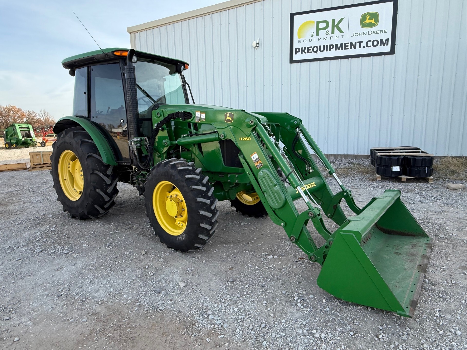 2015 John Deere 5100E Image 2