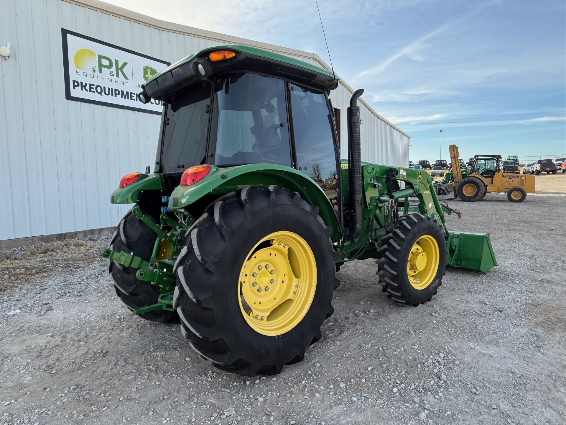 2015 John Deere 5100E Image 9