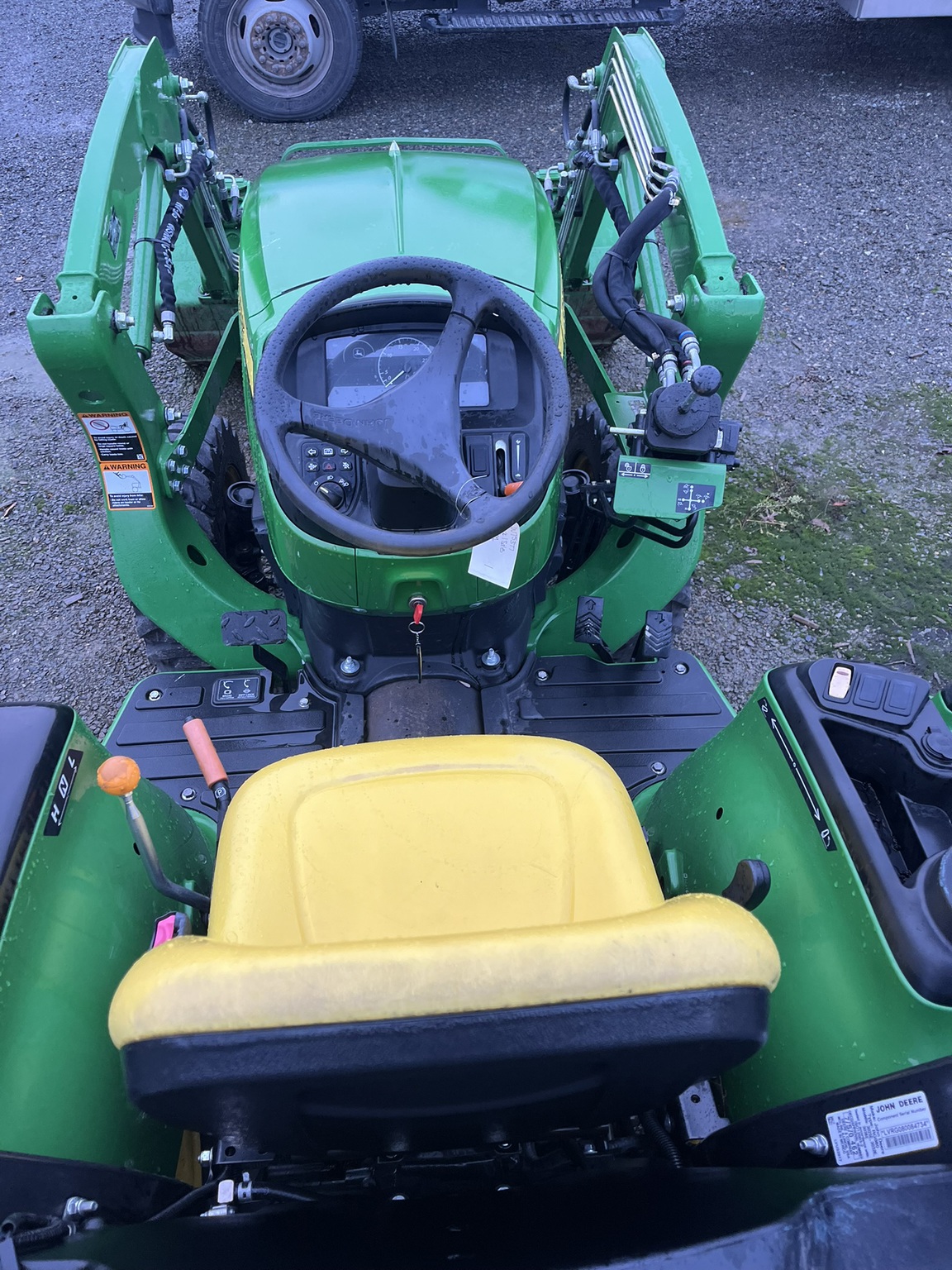 2023 John Deere 3038E Image 3