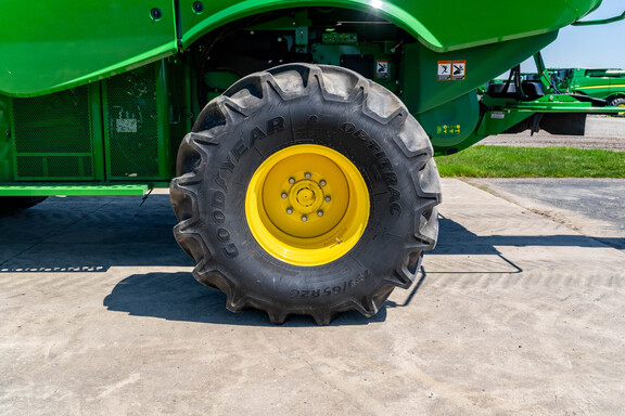 Used 2023 John Deere S770 Combines at Koenig Equipment in Anna, OH - Photo9