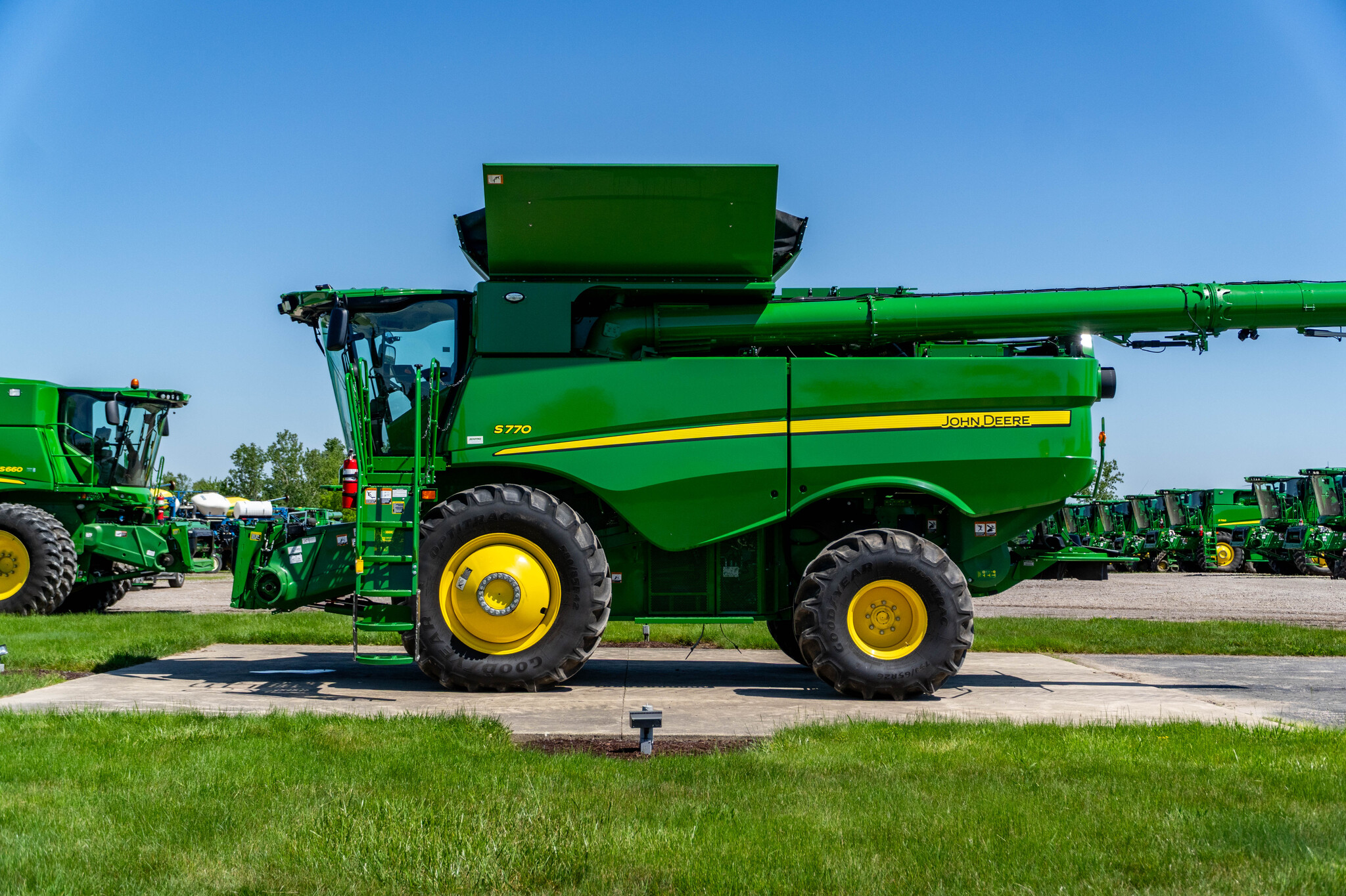 Used 2023 John Deere S770 Combines at Koenig Equipment in Anna, OH - PhotoXL1