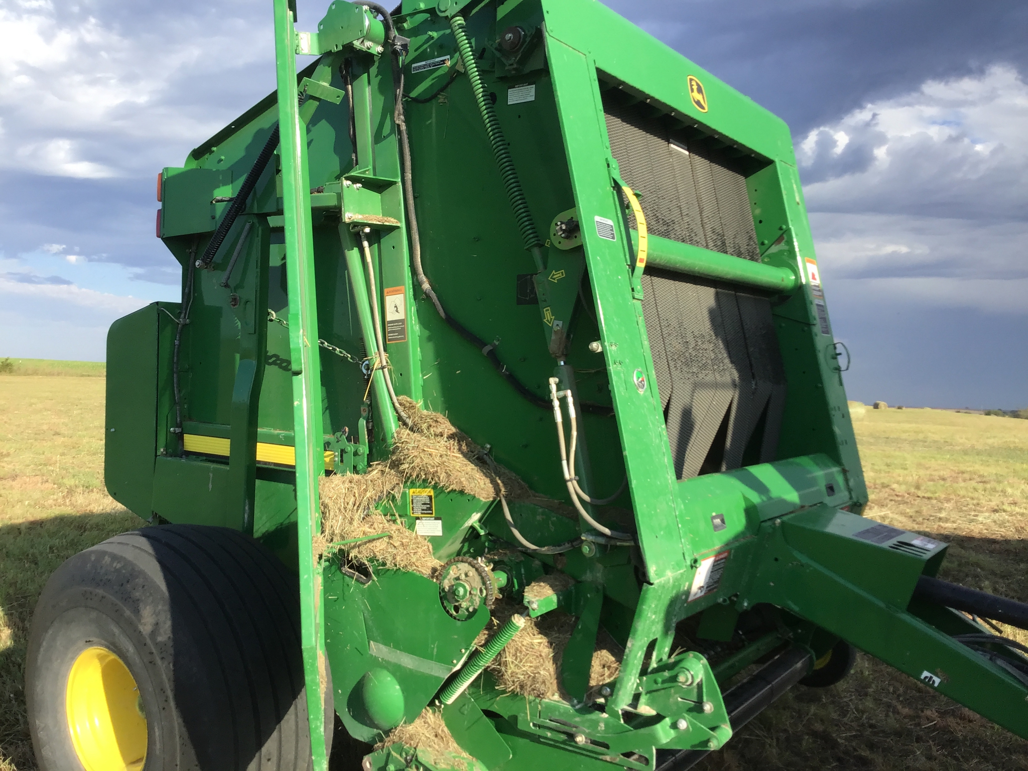 2014 John Deere 569 Image 5