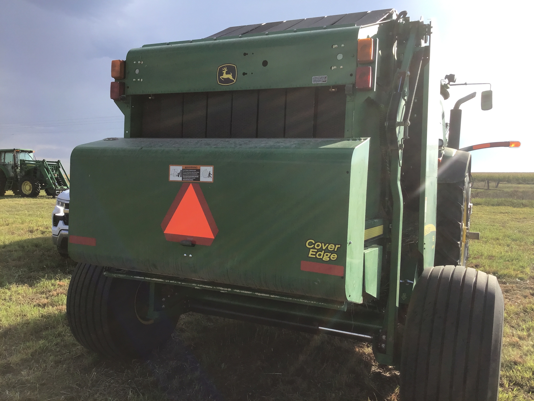 2014 John Deere 569 Image 3