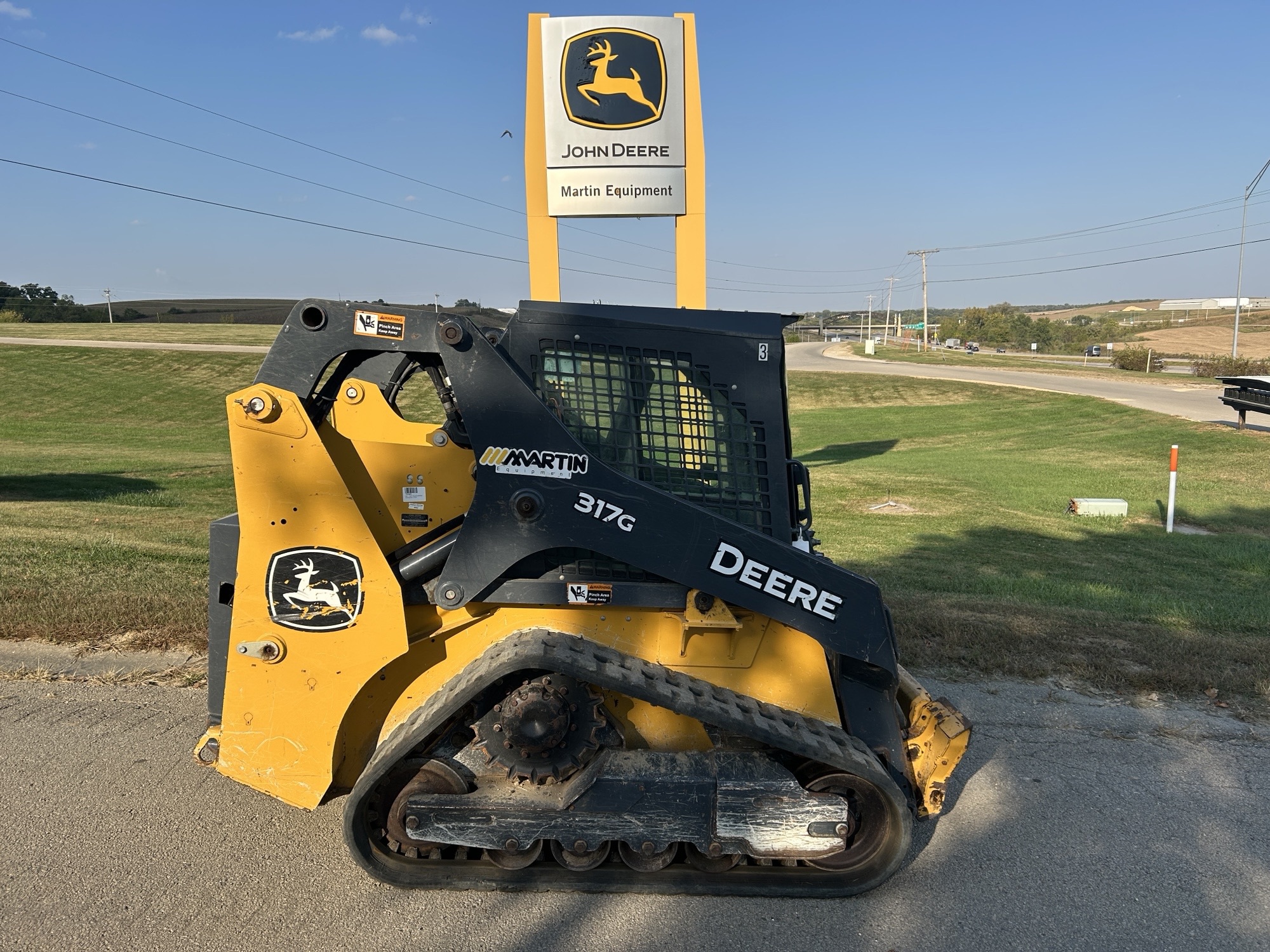 2021 John Deere 317G Image 2