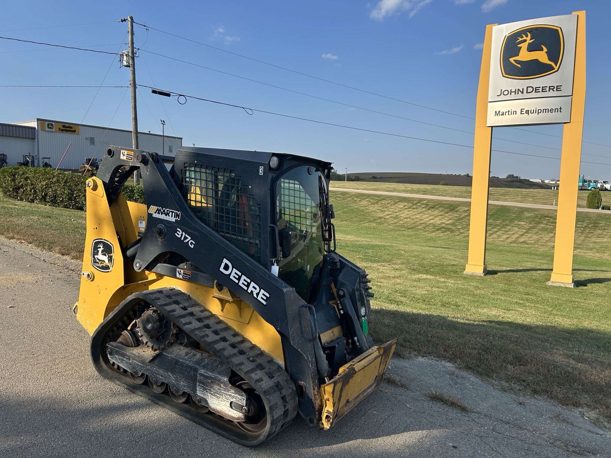 2021 John Deere 317G Image 4