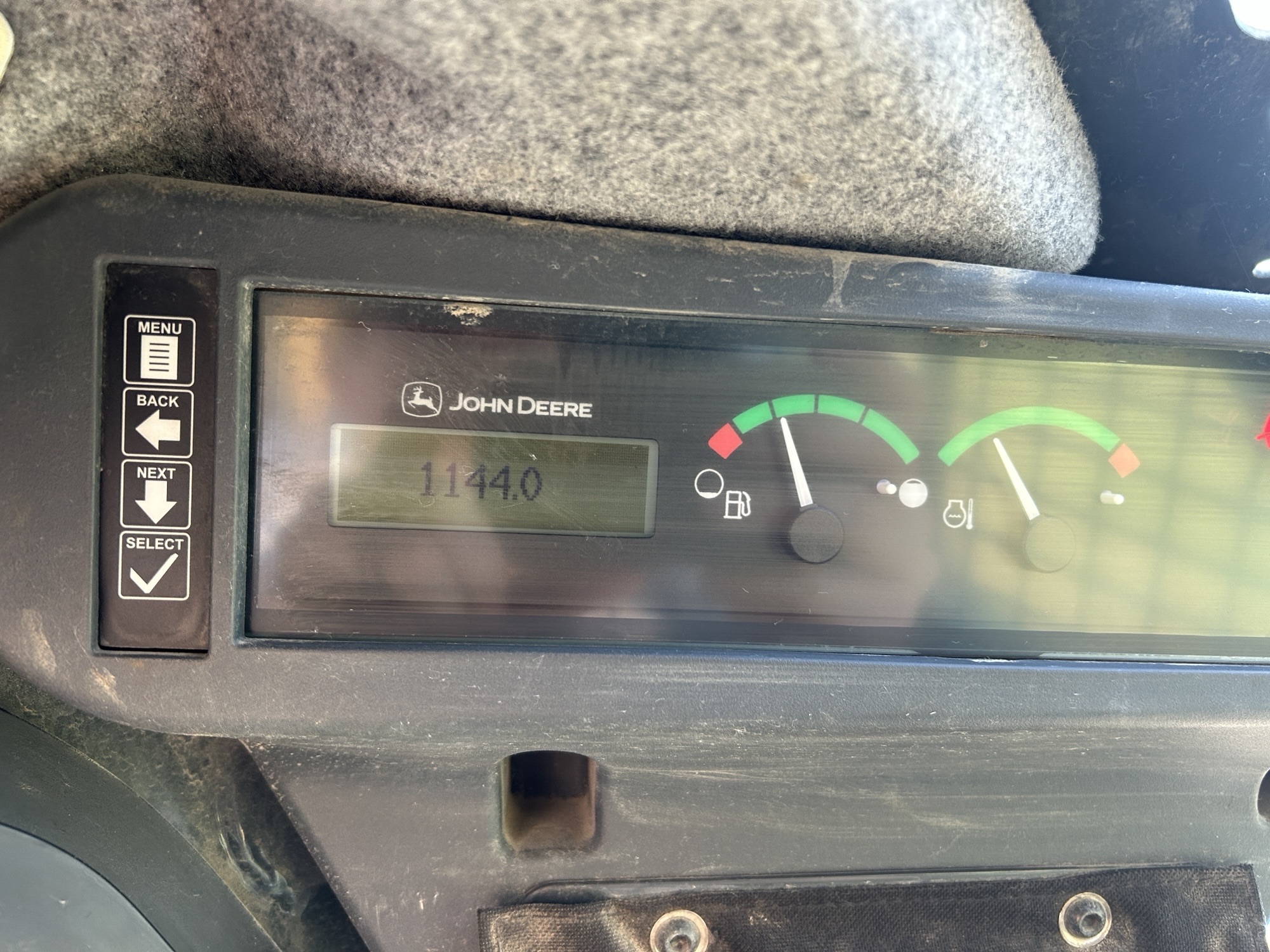 2021 John Deere 317G Image 8