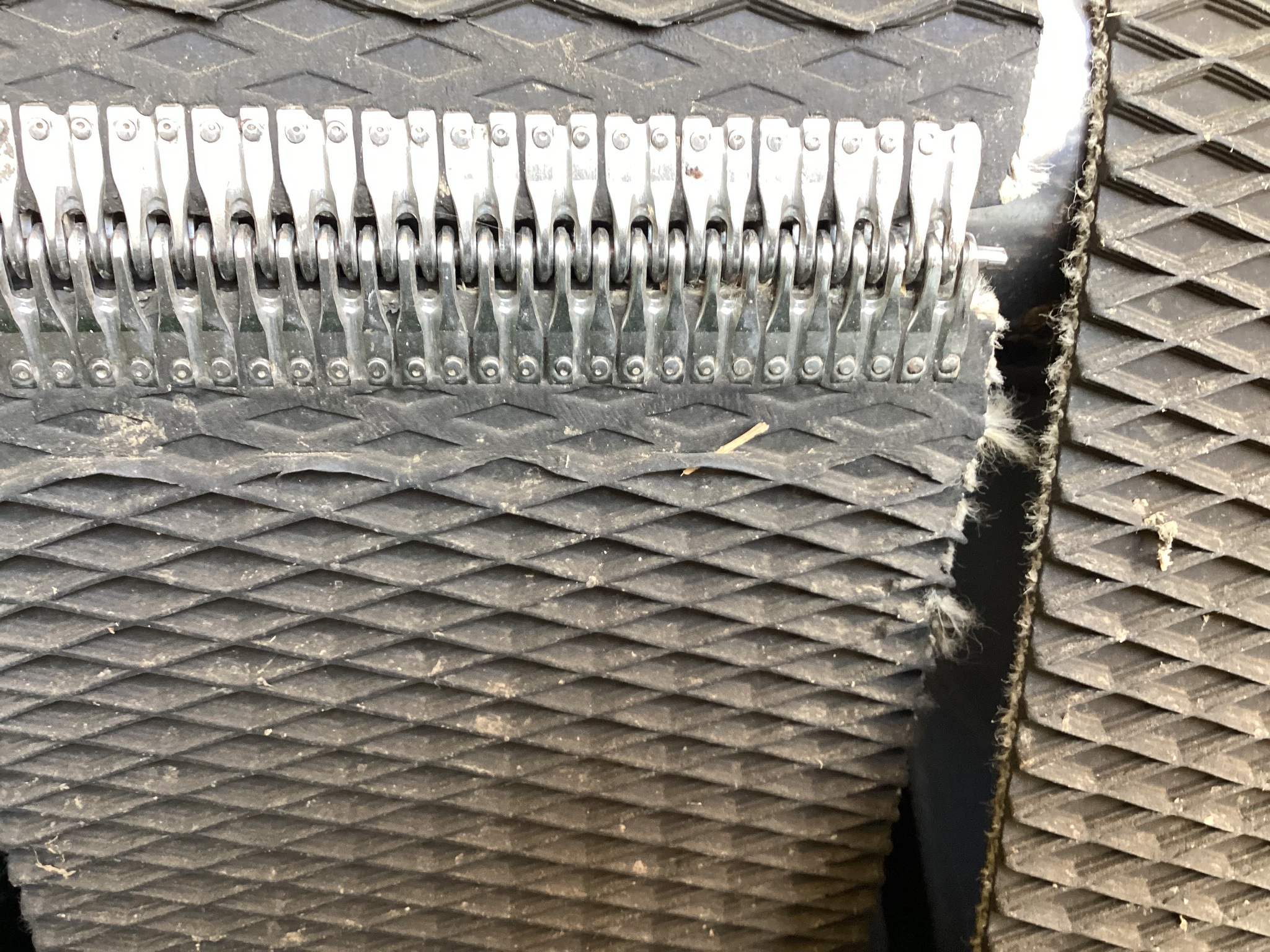 2023 John Deere 560M Image 9