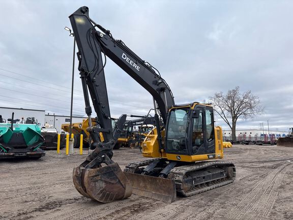 Photo of a 2022 John Deere 135G