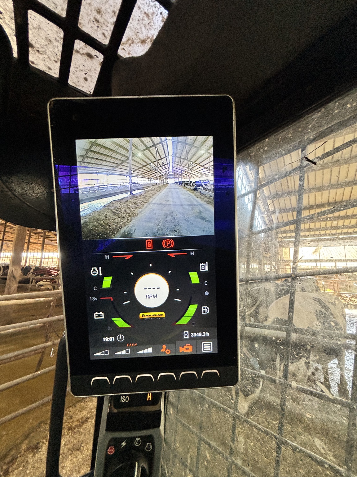 2022 New Holland L318 Image 9