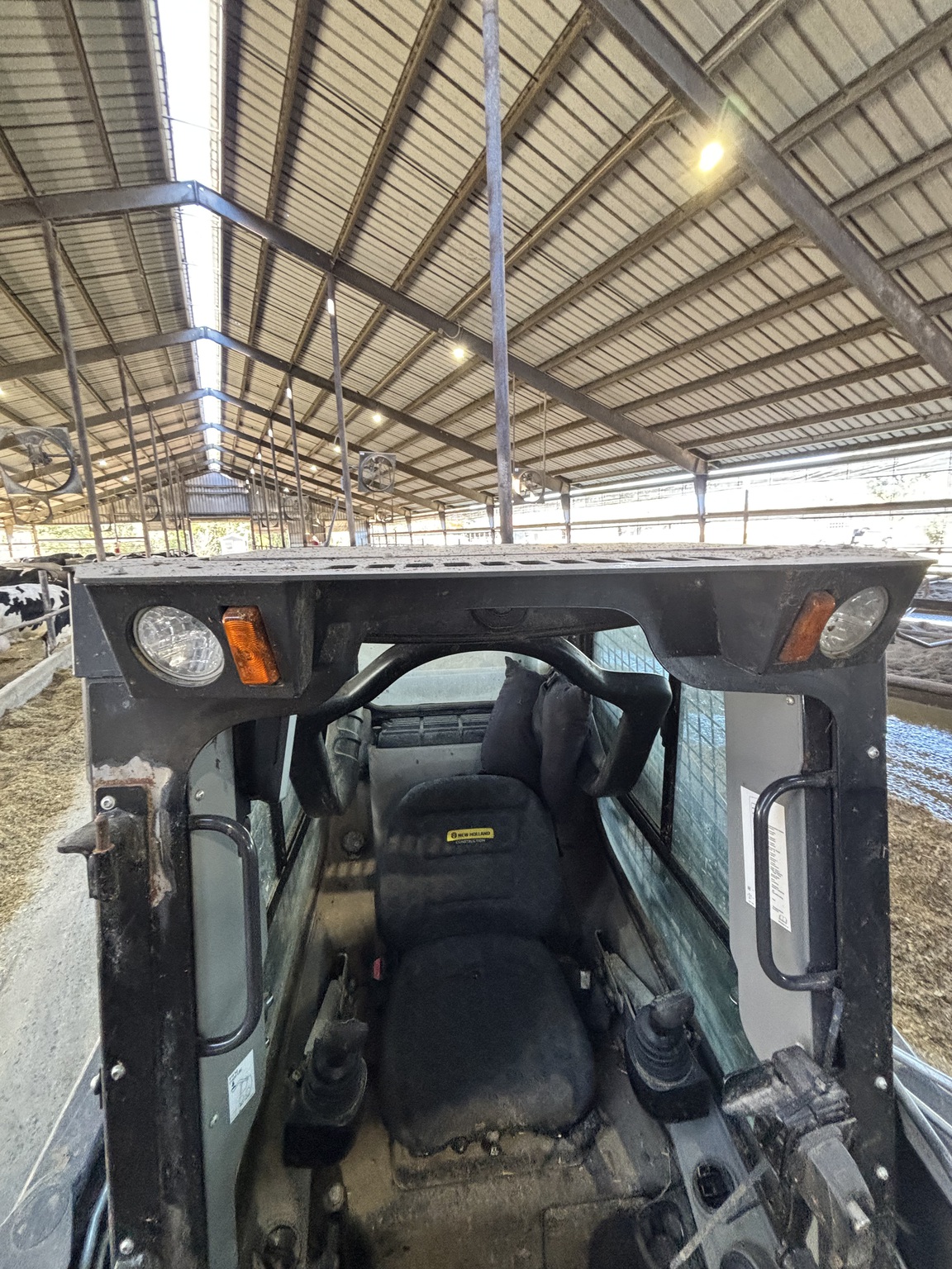 2022 New Holland L318 Image 7