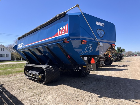 2023 Kinze 1721 - Photo8