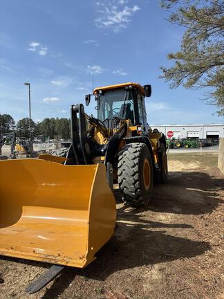 Photo of 2025 John Deere 544 P