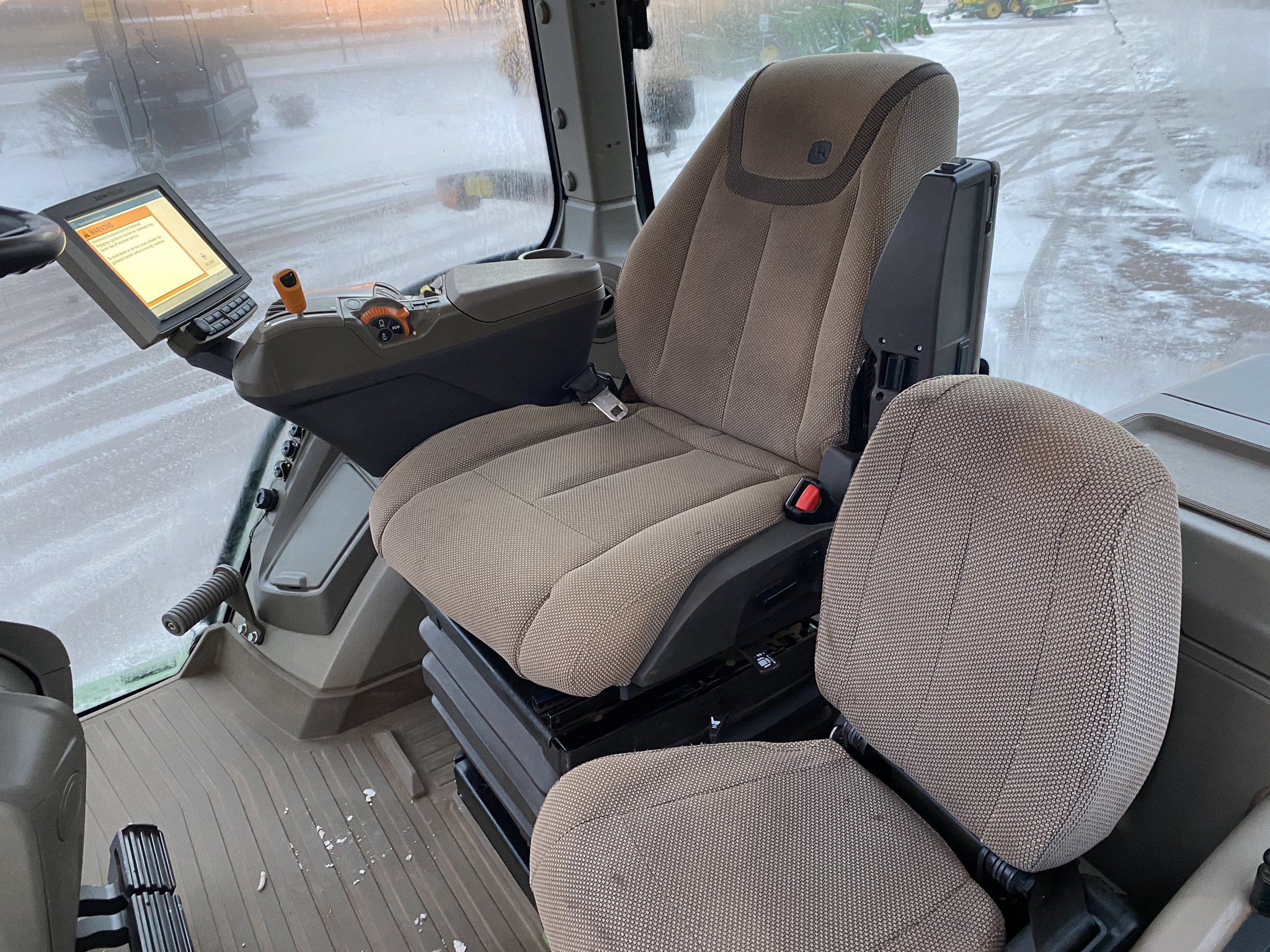 2021 John Deere 7R 230 Image 14