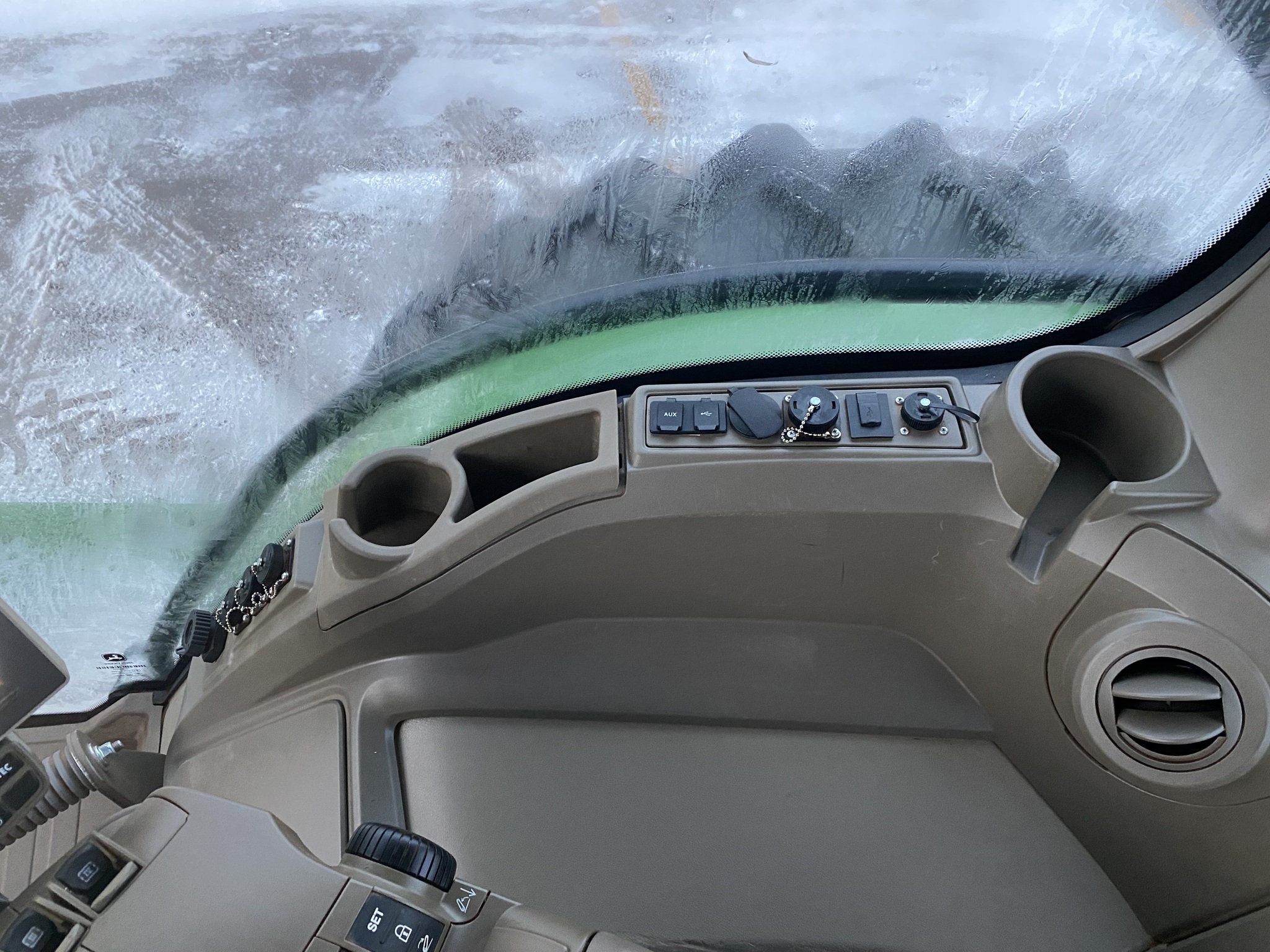 2021 John Deere 7R 230 Image 11