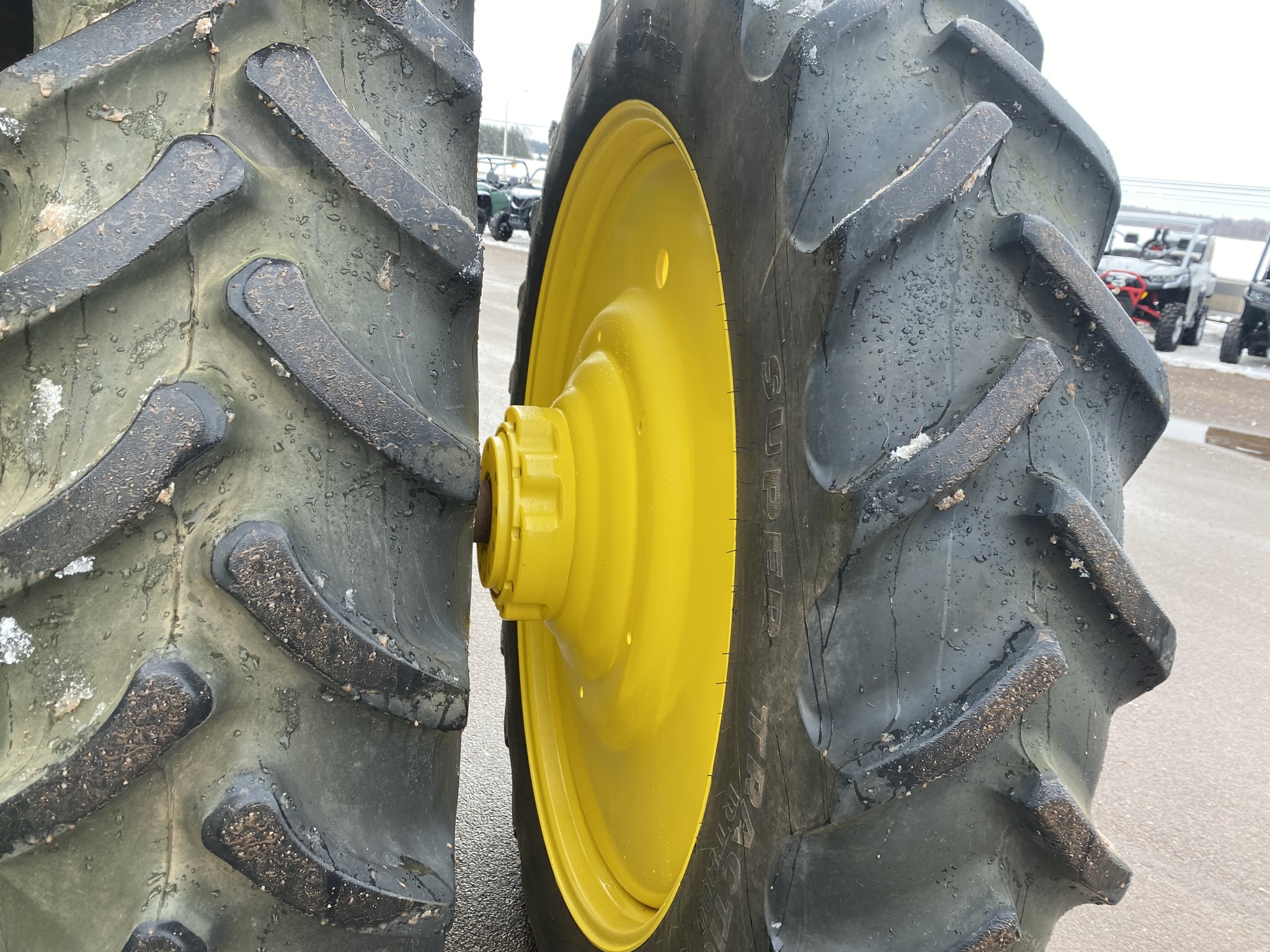 2021 John Deere 7R 230 Image 17