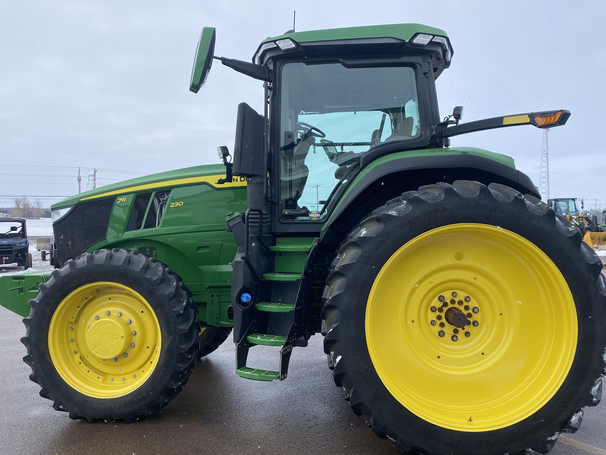2021 John Deere 7R 230 Image 3