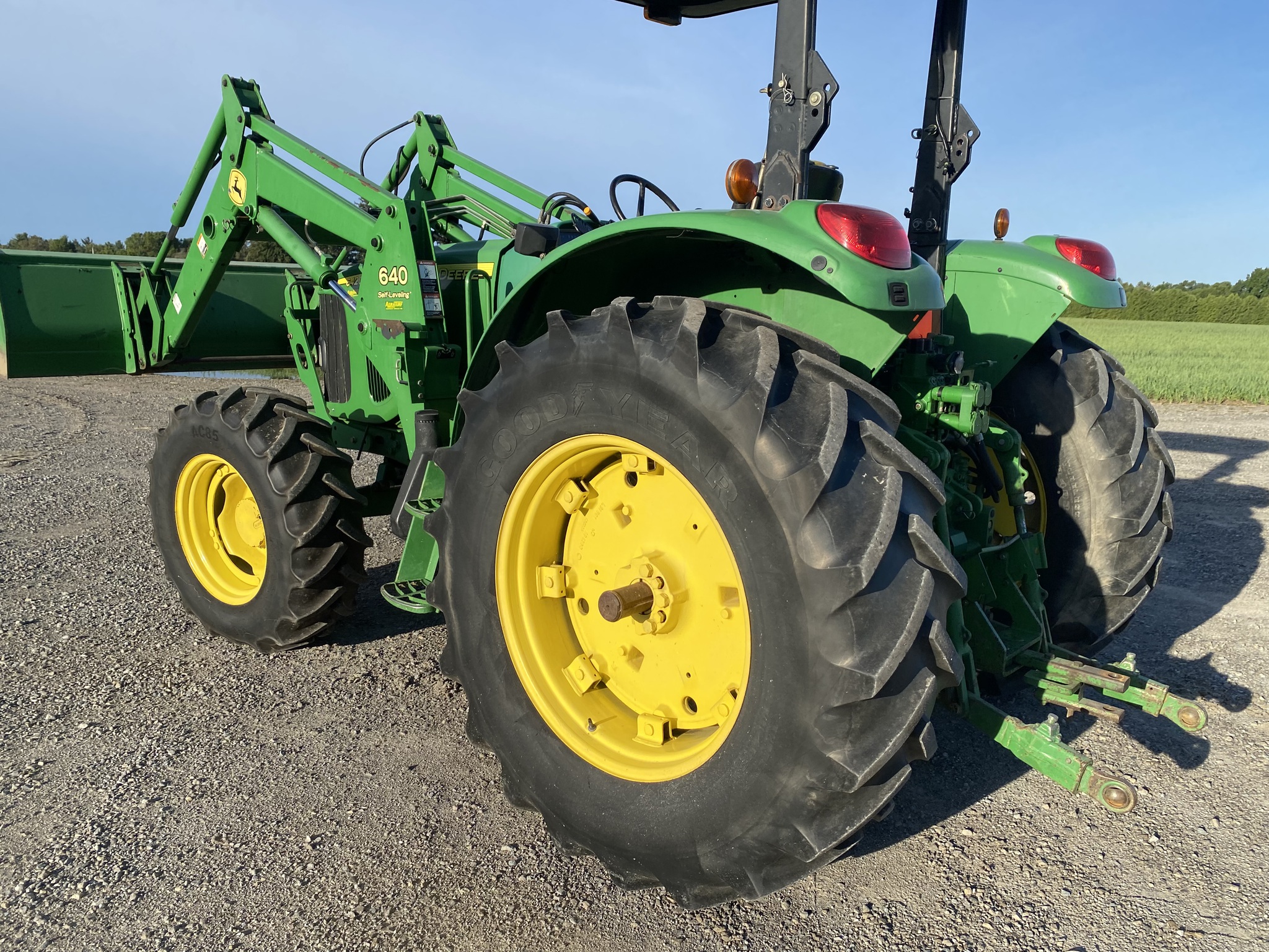 2004 John Deere 6420 Image 8