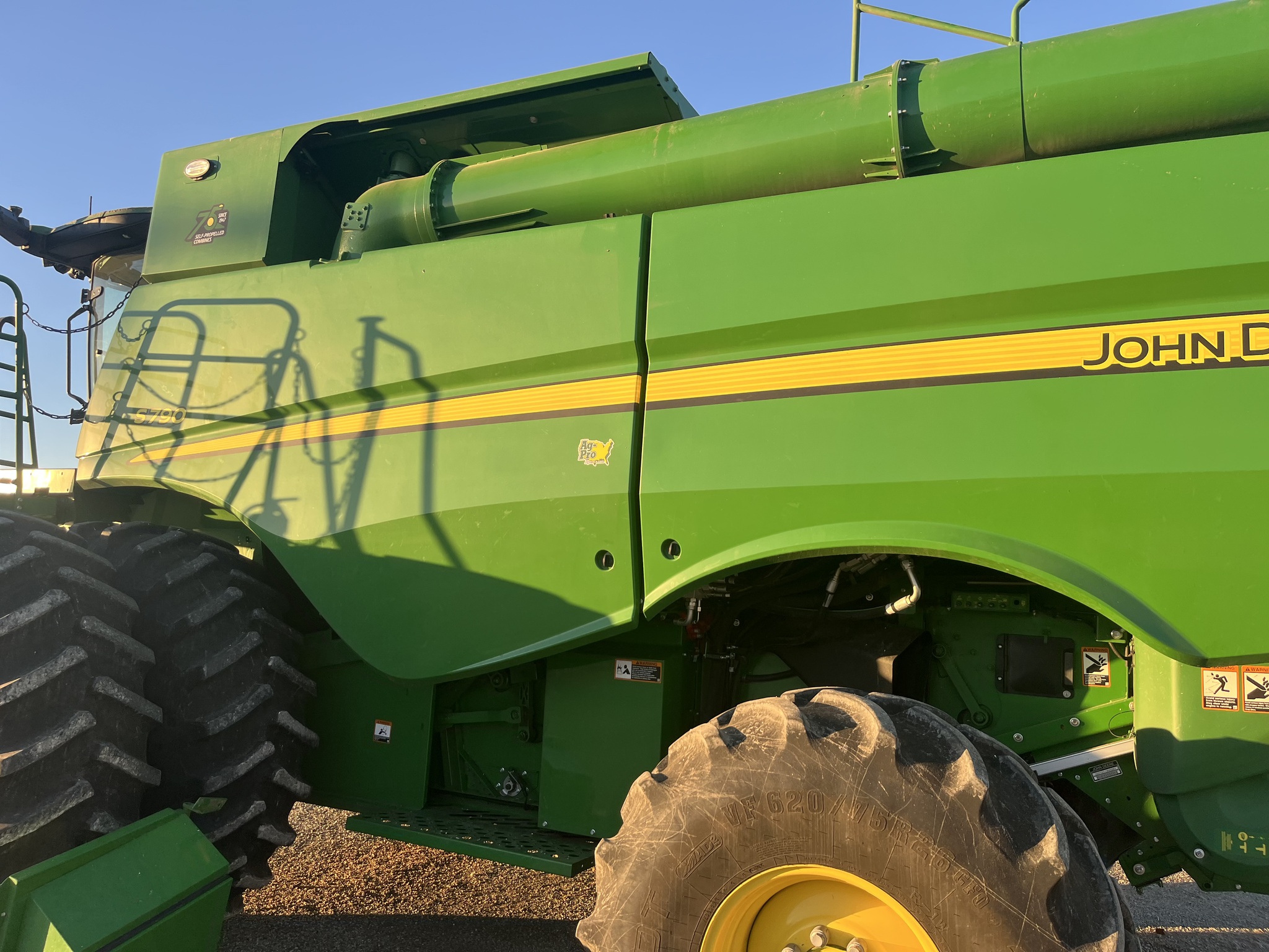 2022 John Deere S790 Image 3