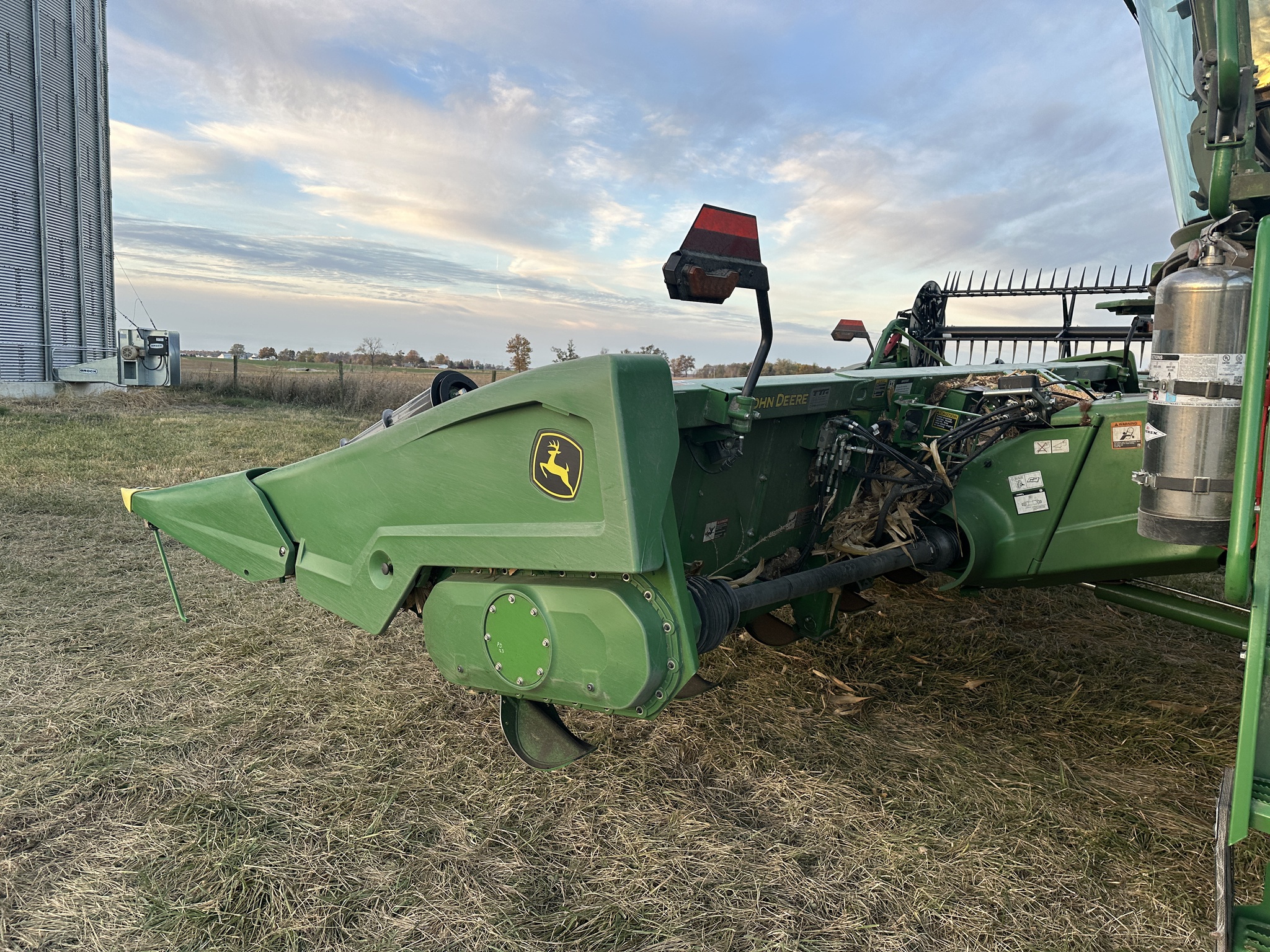 2023 John Deere C8R Image 3