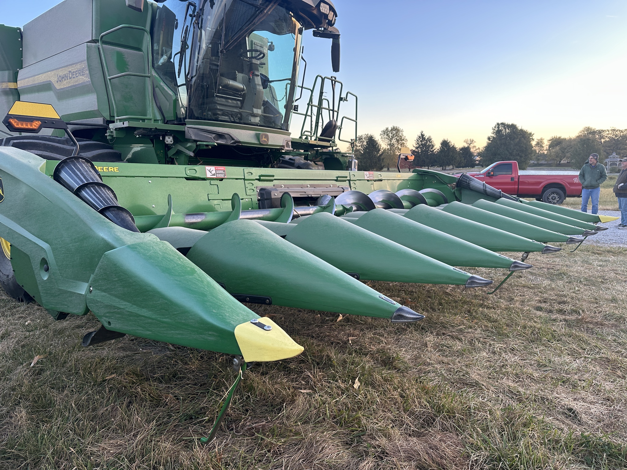 2023 John Deere C8R Image 1