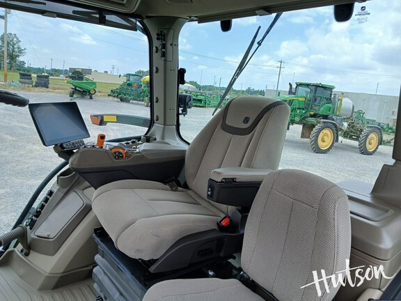 Photo of 2024 John Deere 8R 230