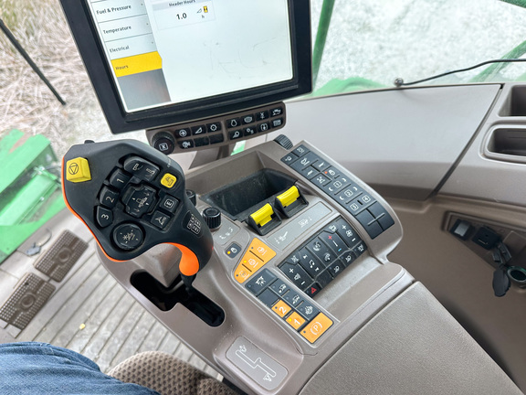 2022 John-Deere S780