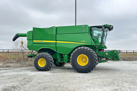 2022 John-Deere S780