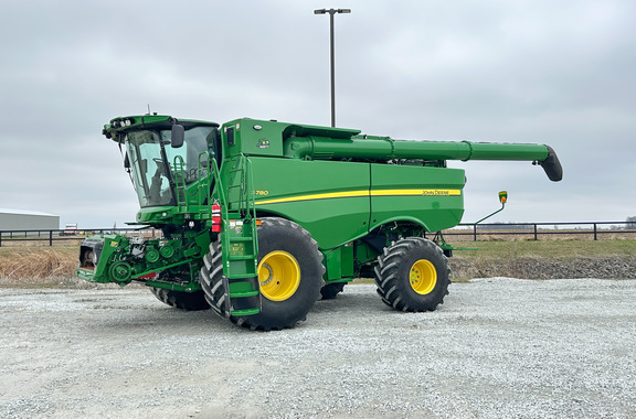 2022 John-Deere S780