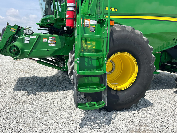 2022 John-Deere S780