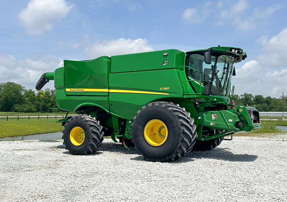 2022 John-Deere S780