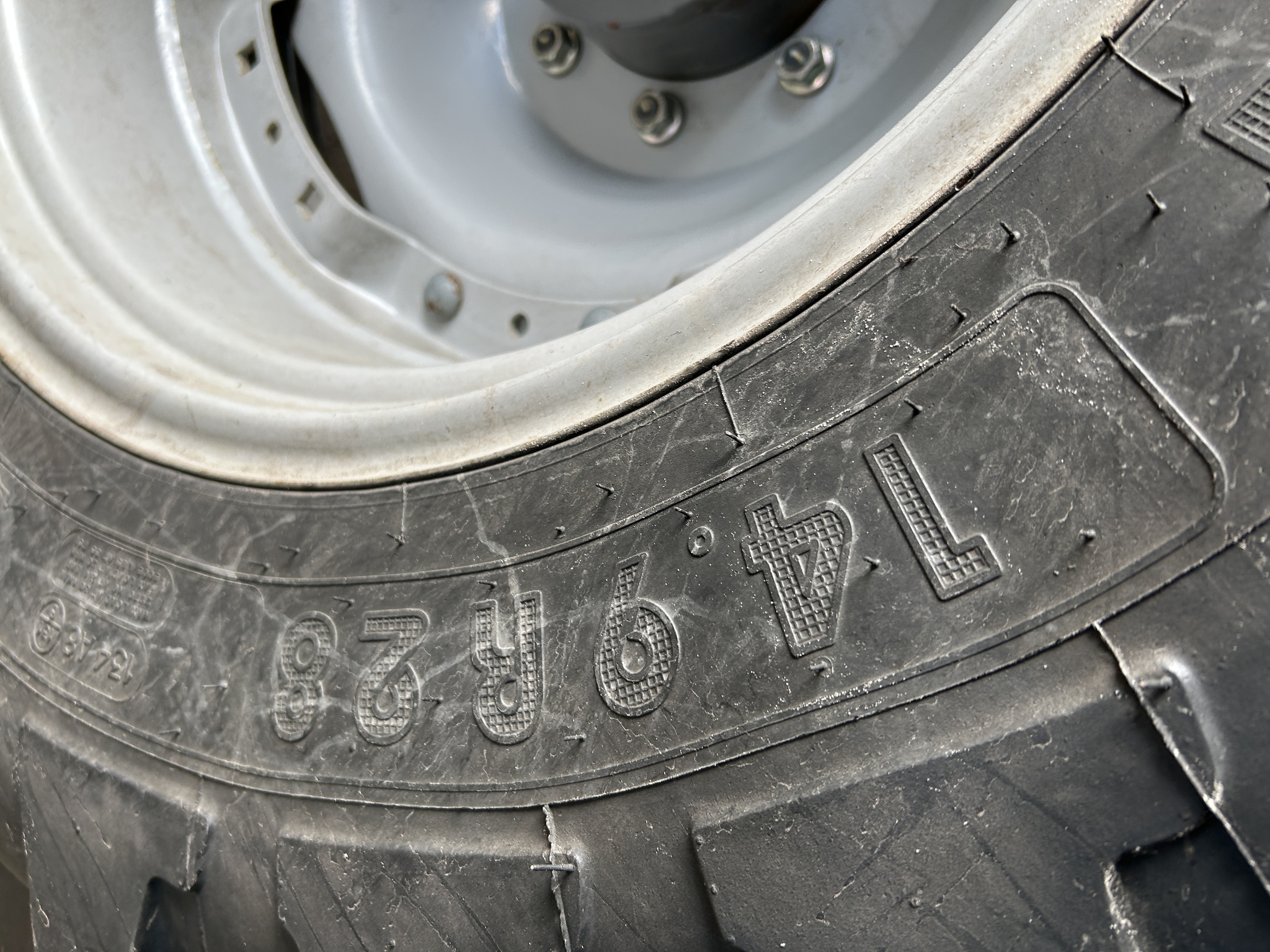 2020 Massey Ferguson 5712SL Classic Image 5