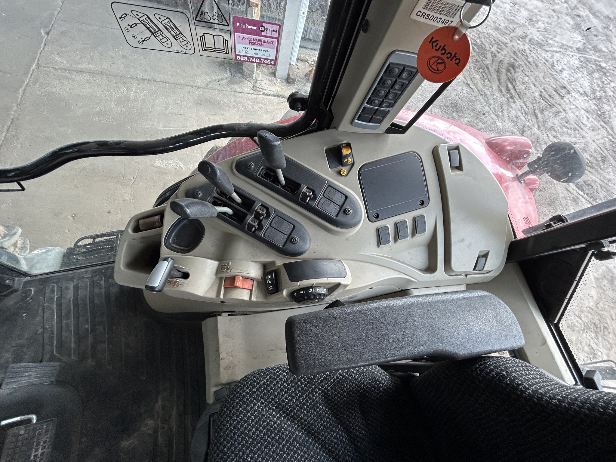 2020 Massey Ferguson 5712SL Classic Image 13