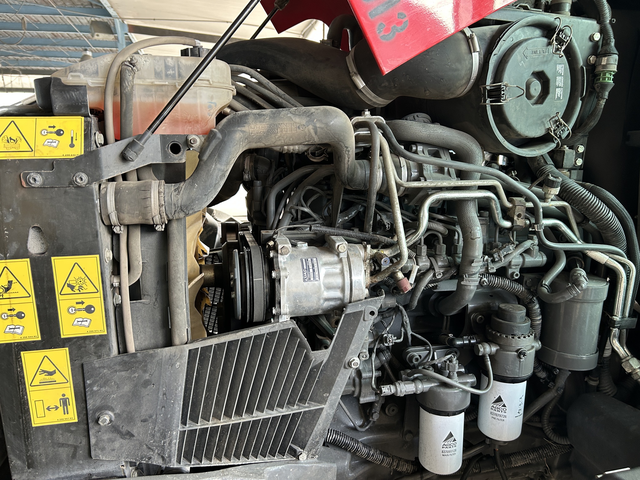 2020 Massey Ferguson 5712SL Classic Image 18