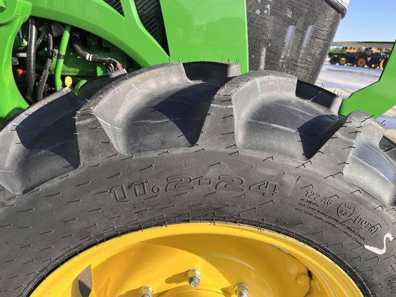 2025 John Deere 5075E - Photo14