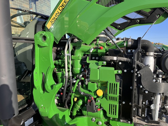 2025 John Deere 5075E - Photo24