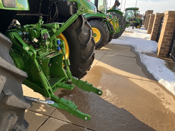 2025 John Deere 5075E - Photo30