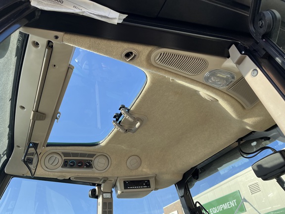 2025 John Deere 5075E - Photo31