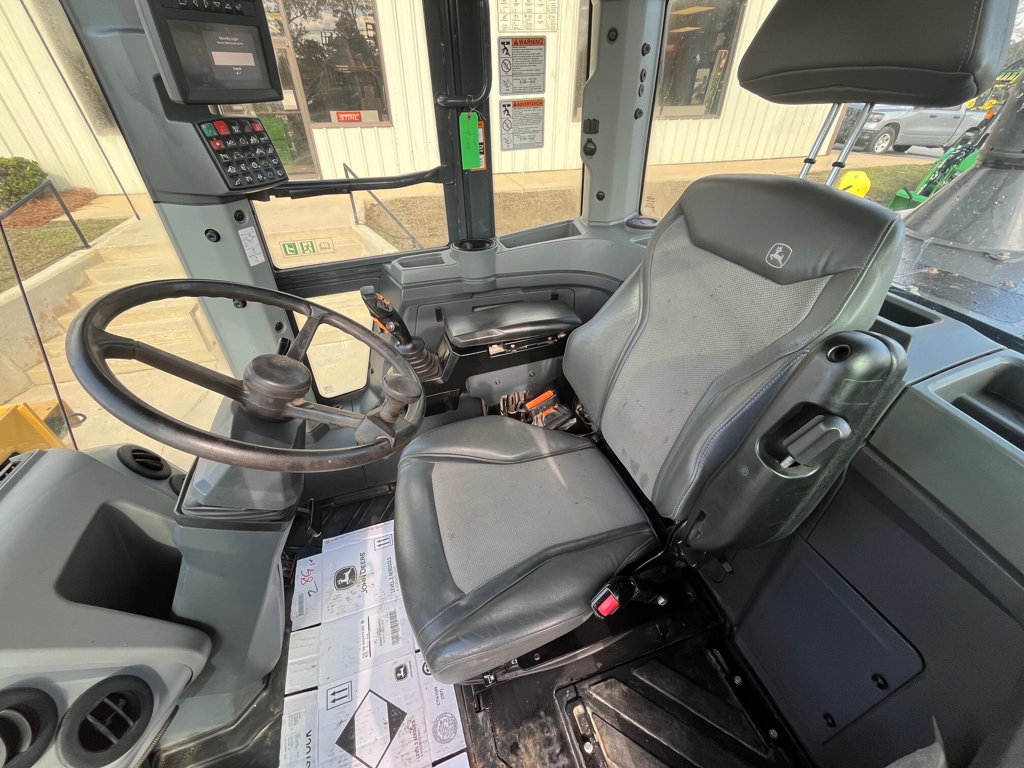 2021 John Deere 524L Image 6