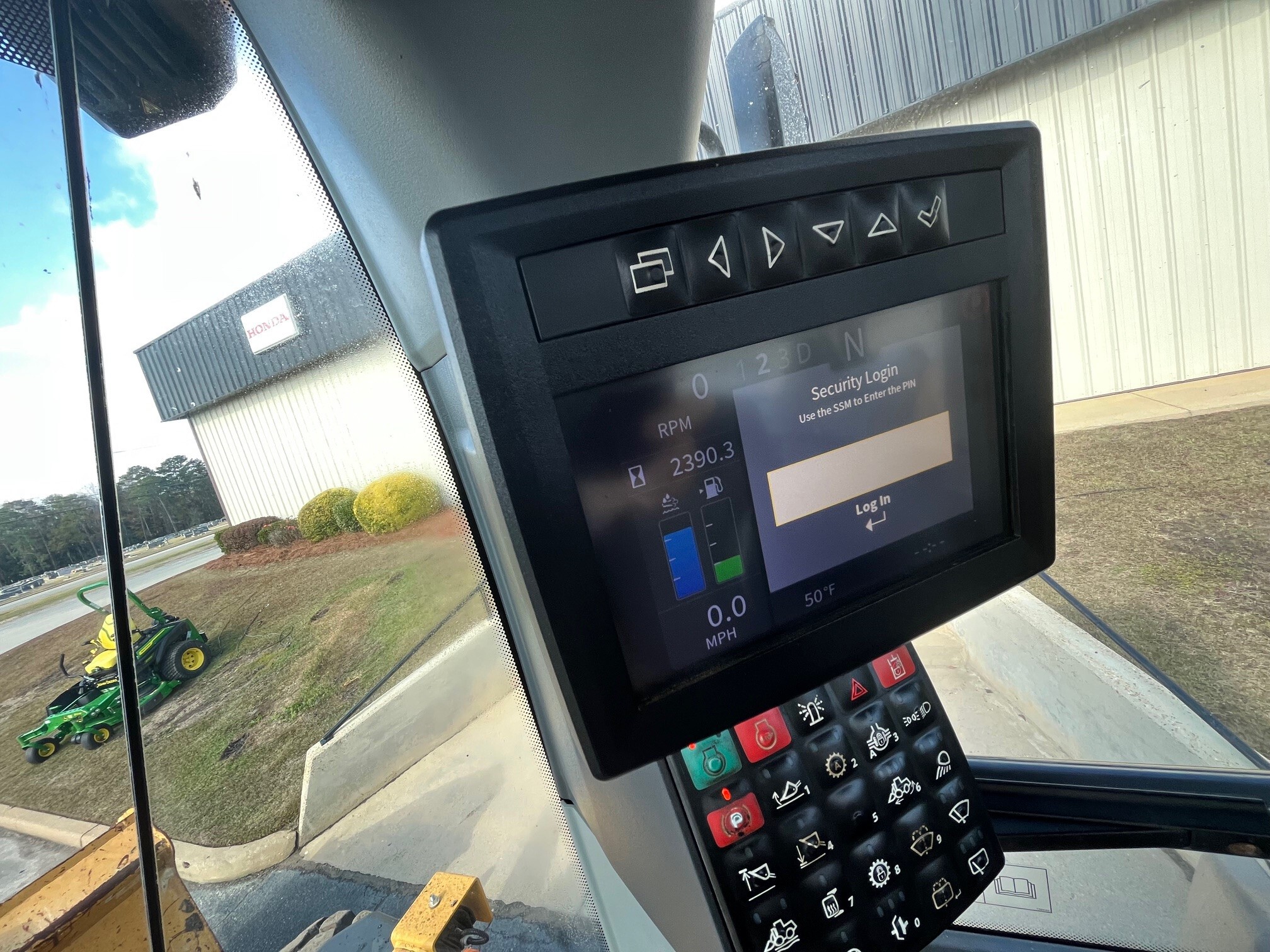 2021 John Deere 524L Image 7