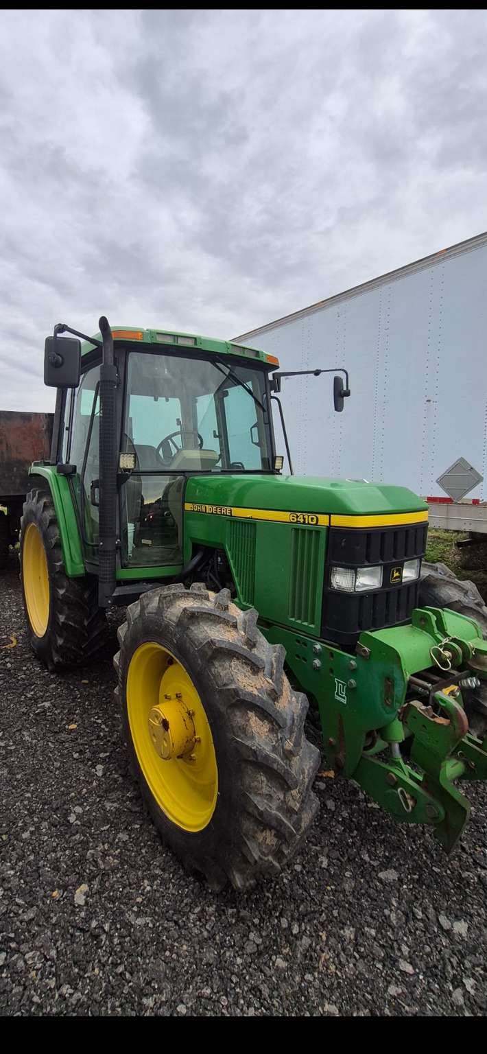 1999 John Deere 6410 Image 2