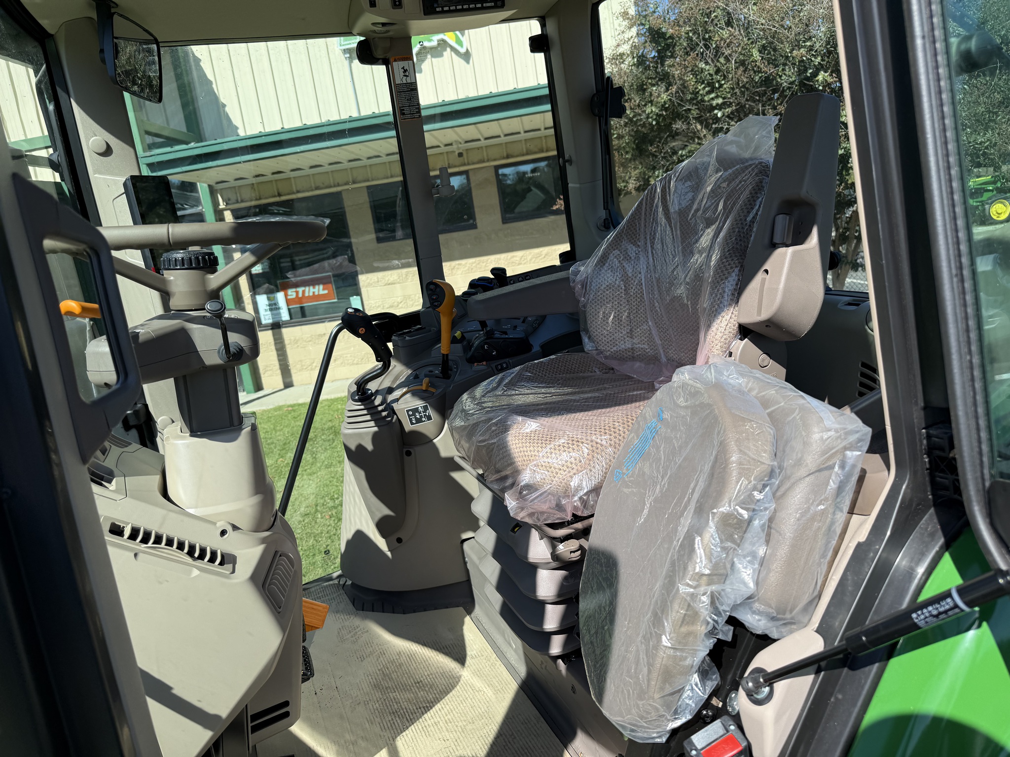 2025 John Deere 6M 105 Image 6