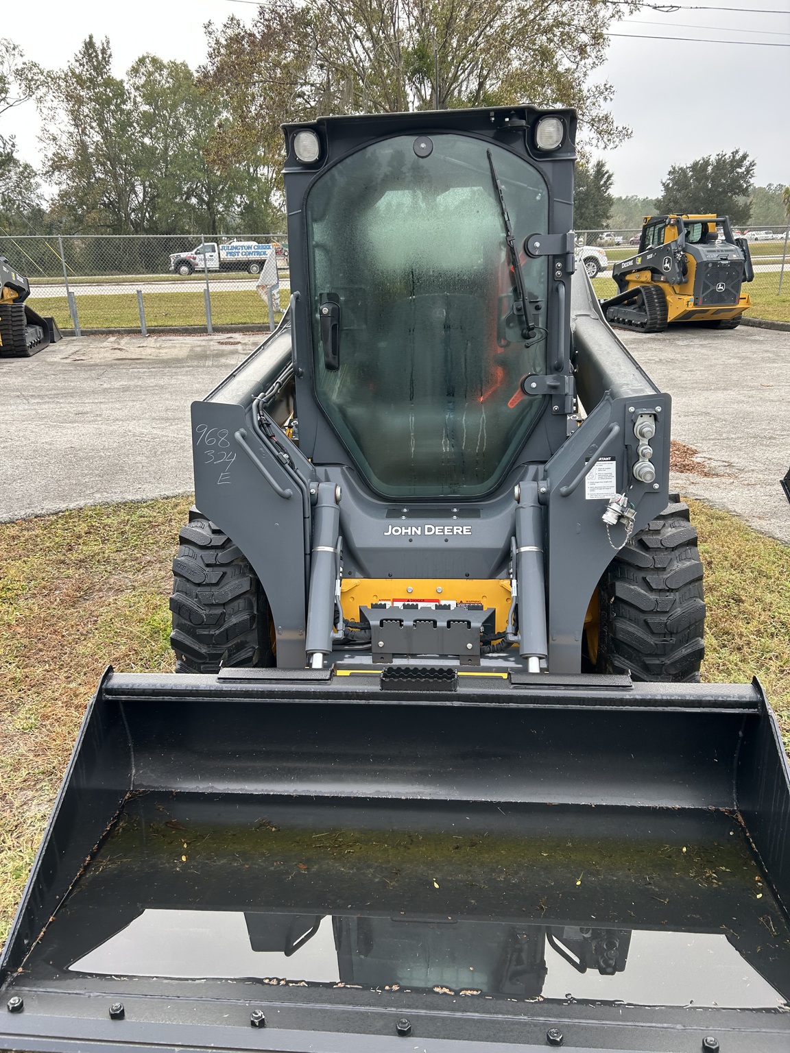 2025 John Deere 324G Image 3